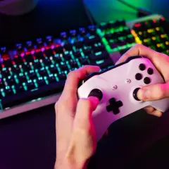 Jak podłączyć pada Xbox do PC? Kompletny poradnik krok po kroku