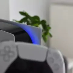 PS5 bez pada? Wyłącz konsolę przyciskiem uniknij uszkodzeń!