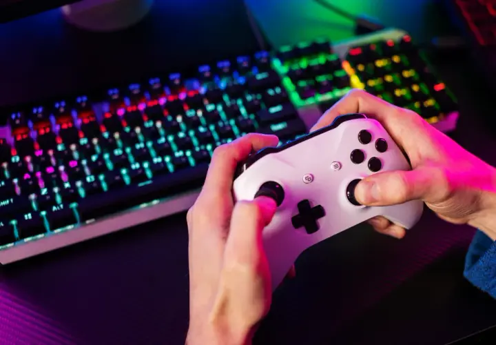 Jak podłączyć pada Xbox do PC? Kompletny poradnik krok po kroku