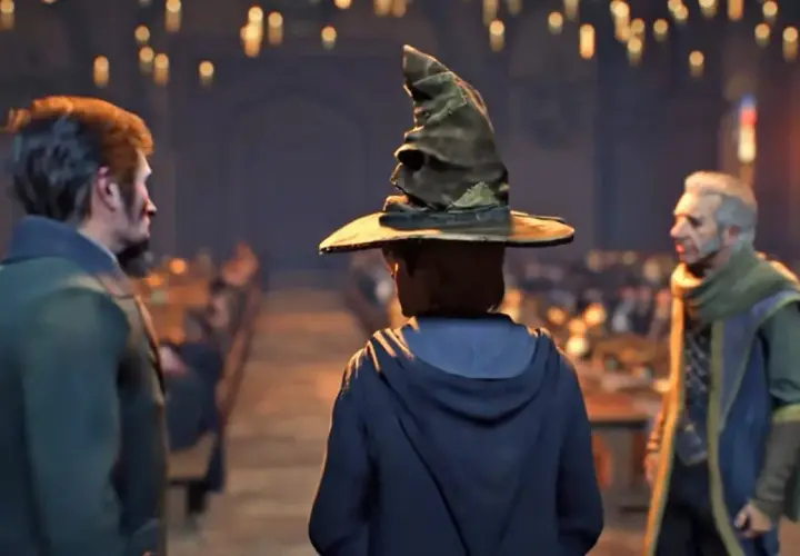 Wielka Sala w Hogwarcie, gdzie przydziału dokonuje Tiara Przydziału. To scena z gry **Hogwarts Legacy 2**.