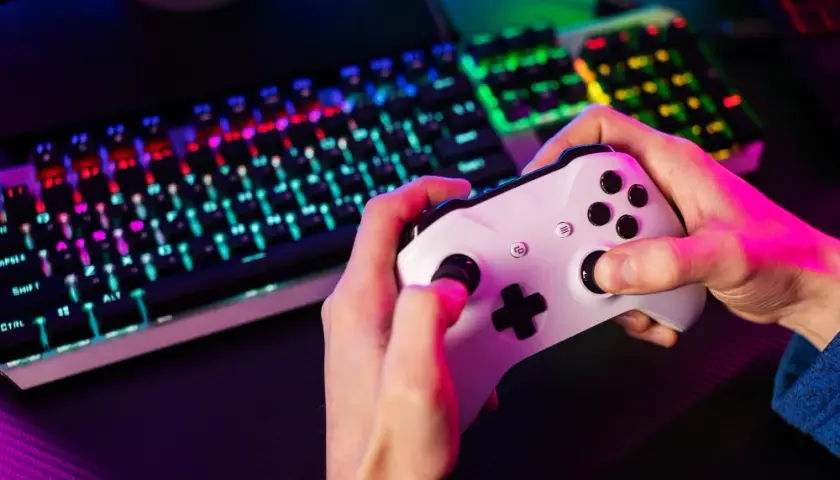 Jak podłączyć pada Xbox do PC? Kompletny poradnik krok po kroku