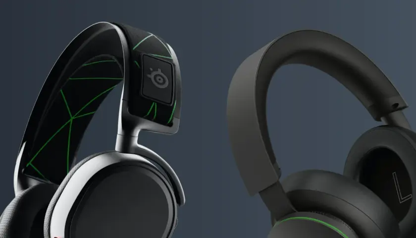 Dwie pary słuchawek, jedna z zielonymi akcentami, druga czarna. Idealne, by wybrać jakie słuchawki do Xbox Series X.