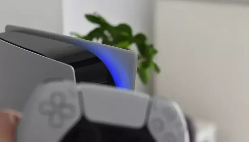 PS5 bez pada? Wyłącz konsolę przyciskiem uniknij uszkodzeń!