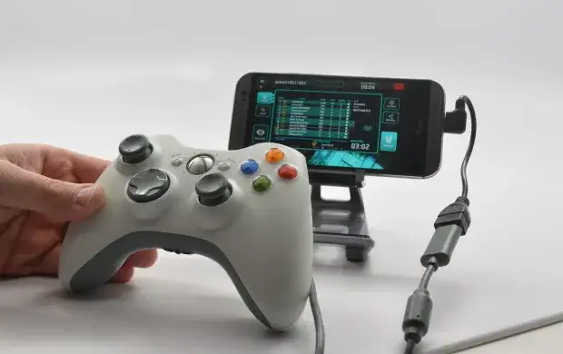 podłączony kontroler przewodowy xbox 360
