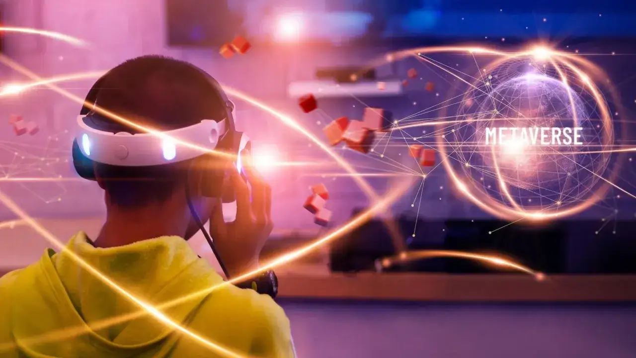 Gracz w goglach VR zanurza się w wirtualnym świecie, eksplorując nowe, popularne gry w metaverse.